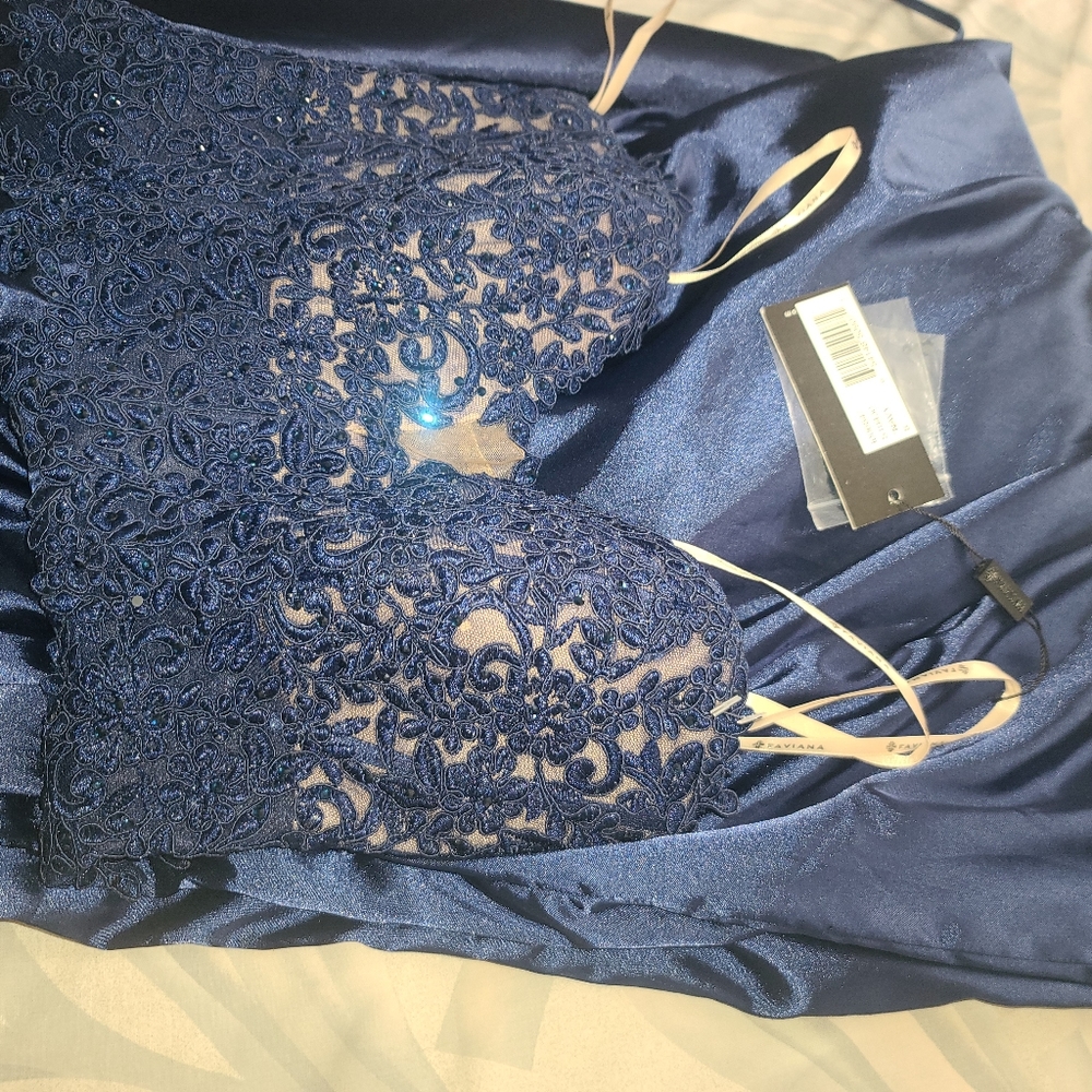 Dress - Picture 5 of 5